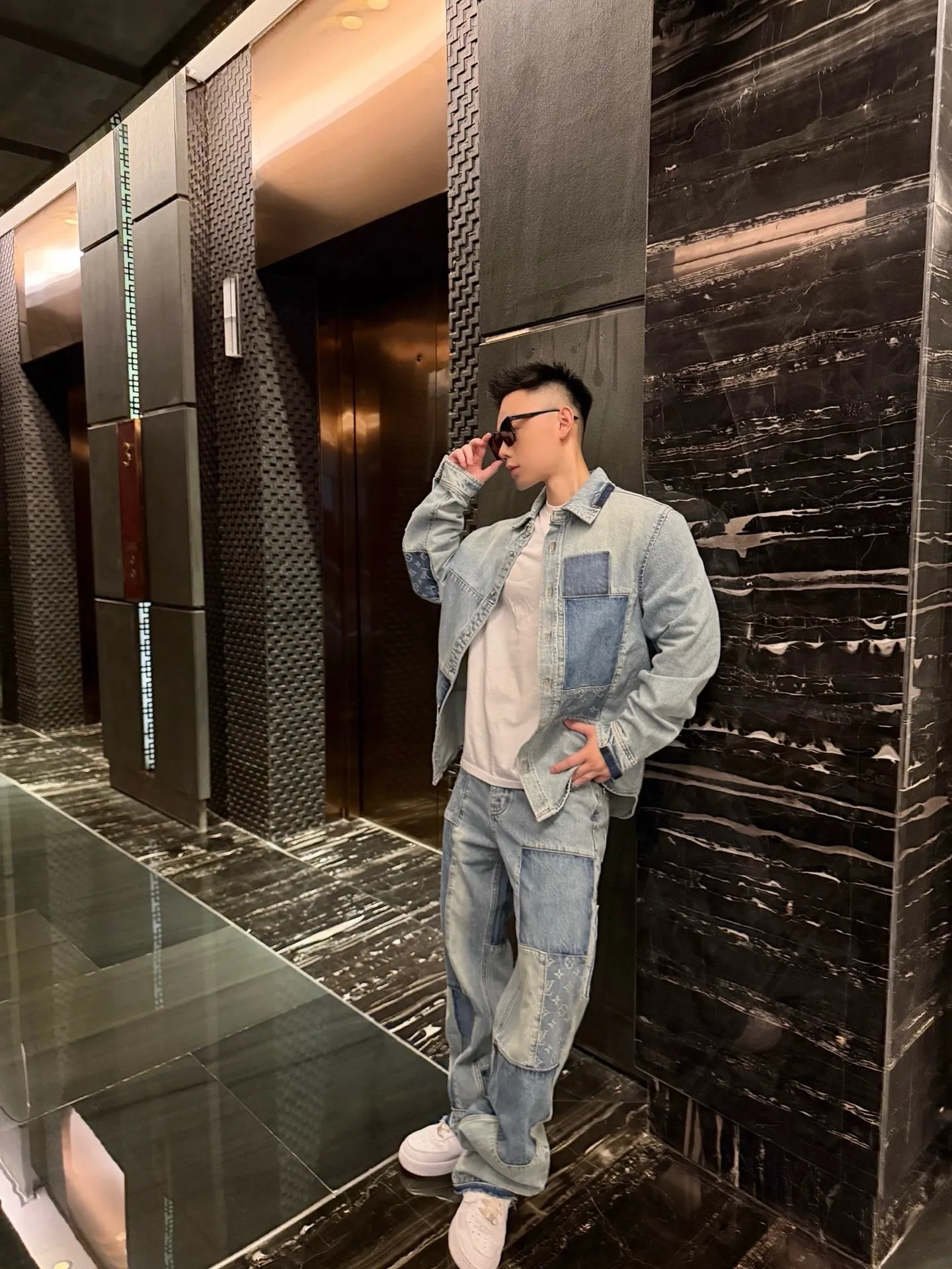 Louis Vuitton/Louis Vuitton presbyopic patchwork denim jacket